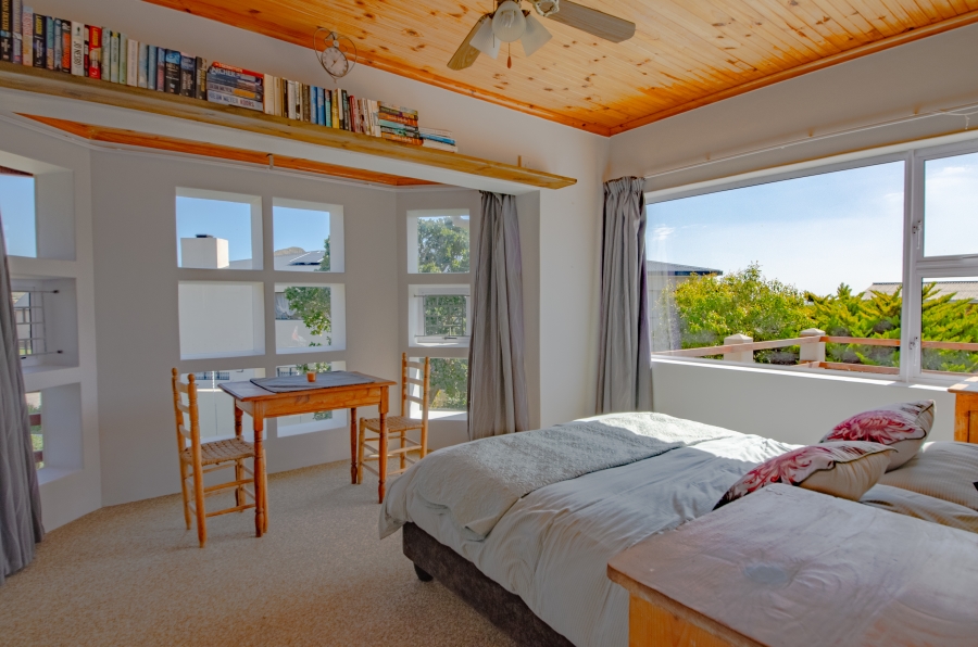 4 Bedroom Property for Sale in Pringle Bay Western Cape